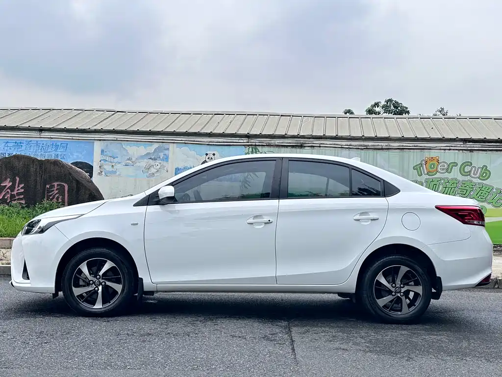 Toyota Yaris L 2019