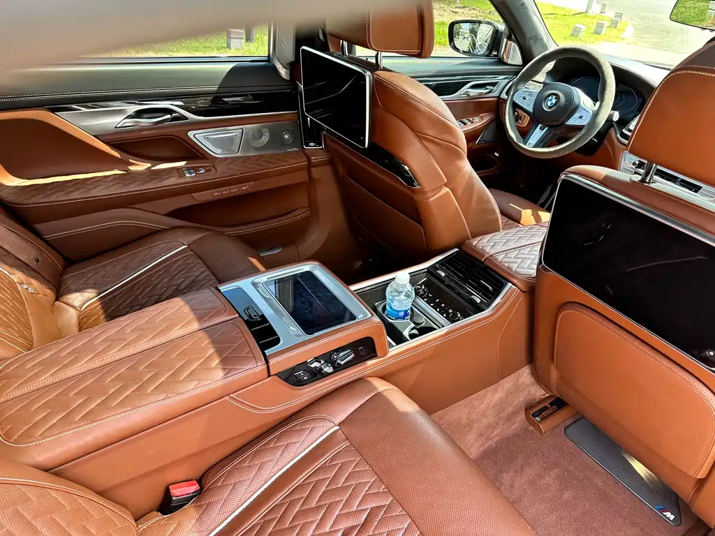 BMW 7 Series 2020 — фото 13