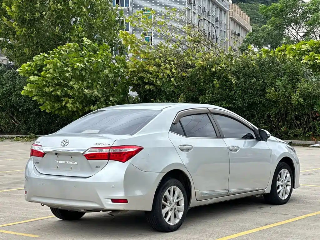 Toyota Corolla 2015 — фото 21