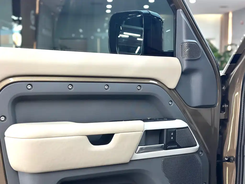 Land Rover Defender 2020 — фото 5