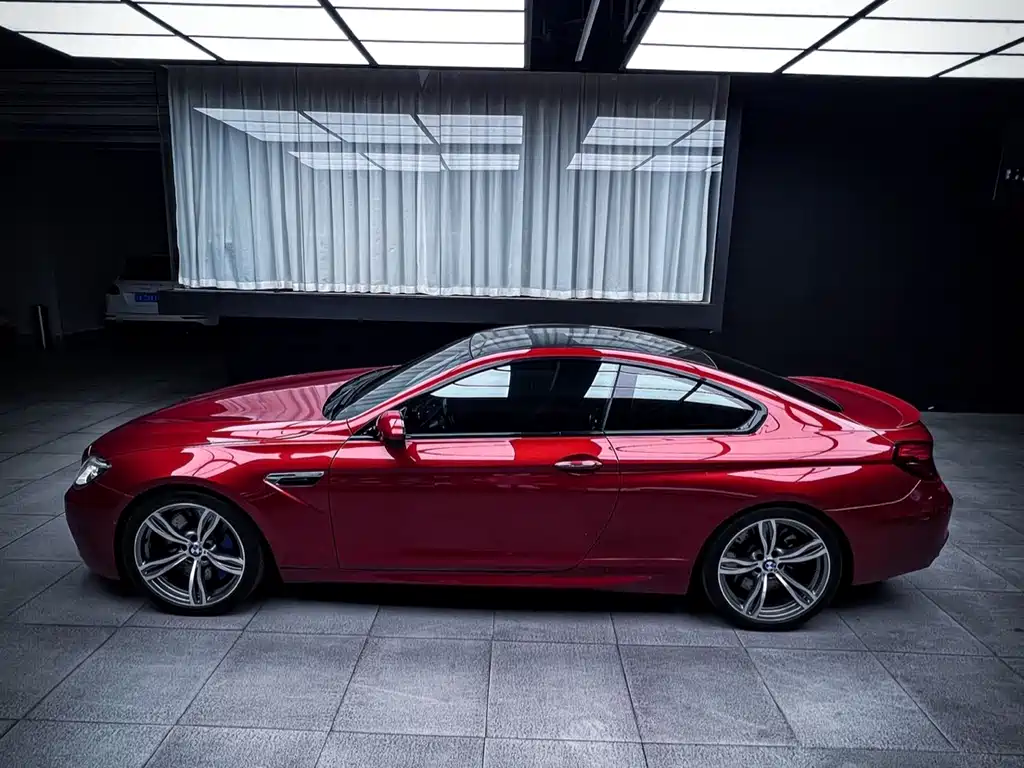 BMW M6 2012 — фото 2