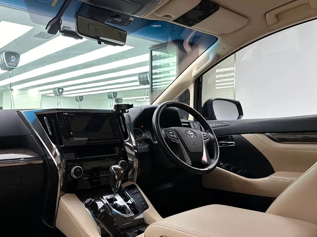 Toyota Alphard 2019 — фото 4