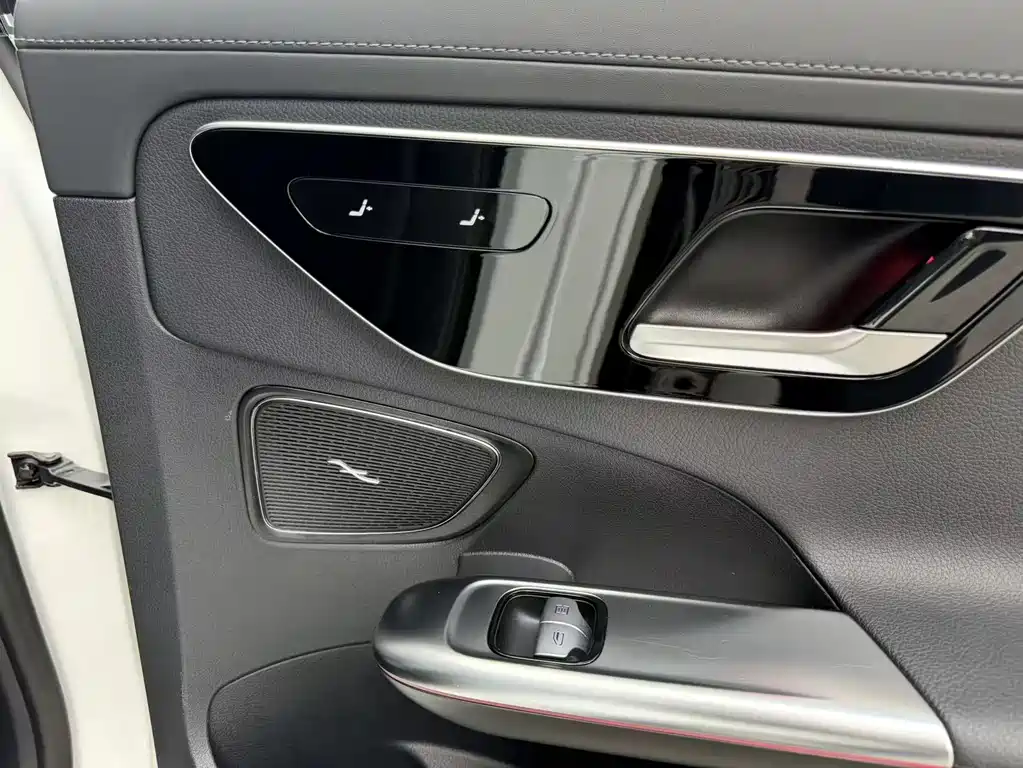 Mercedes-Benz C-Class 2022 — фото 18