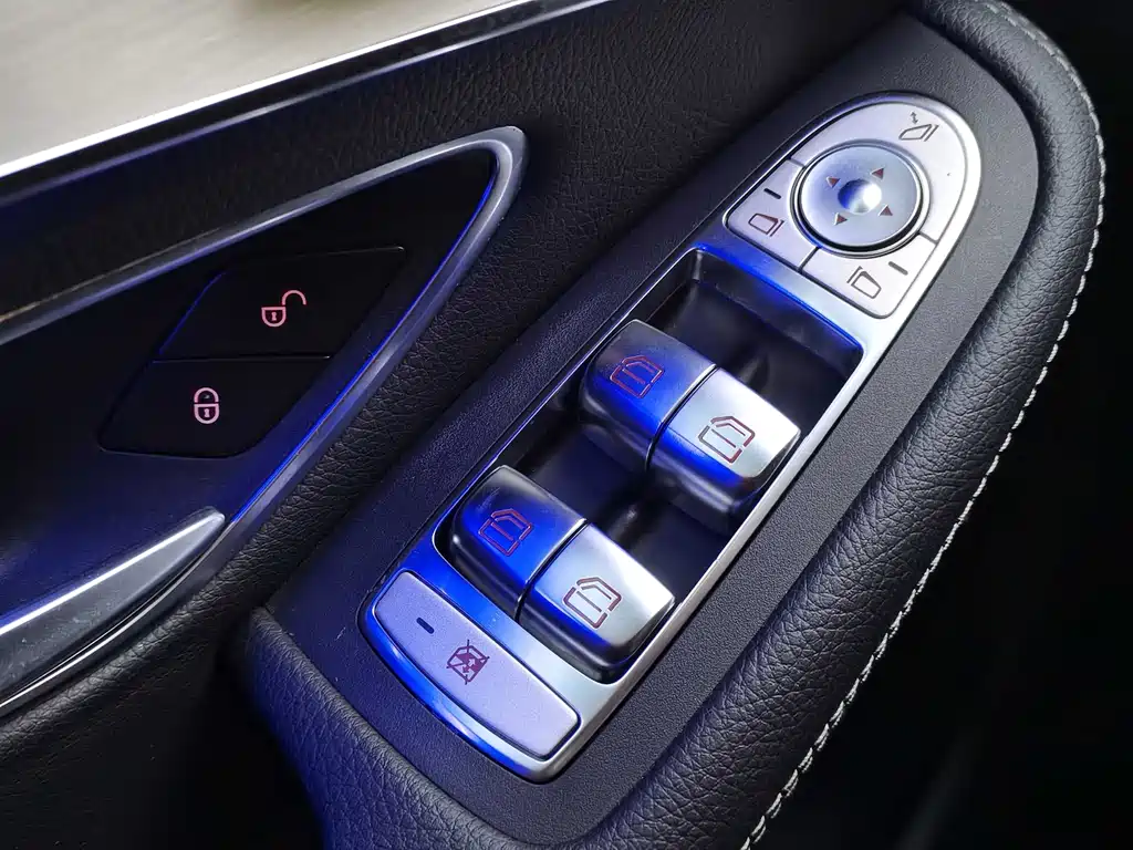 Mercedes-Benz GLC 2020 — фото 16