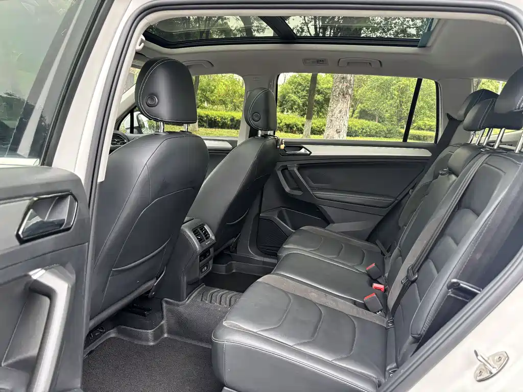 Volkswagen Tiguan L 2018 — фото 10