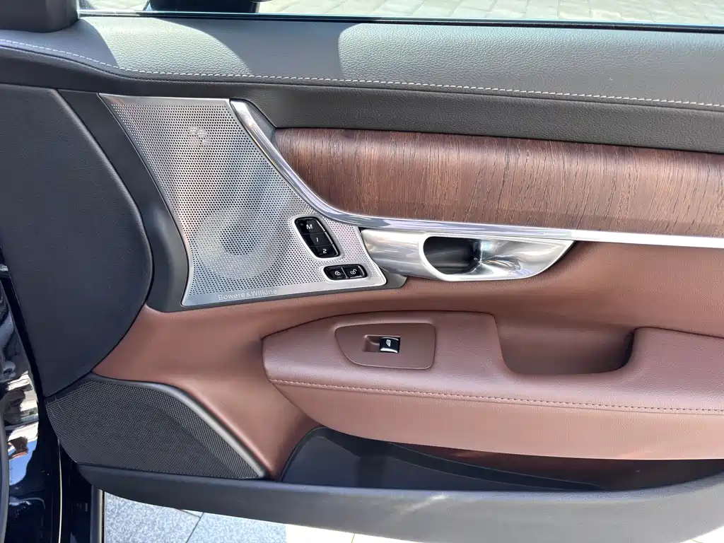 Volvo S90 PHEV 2023 — фото 16