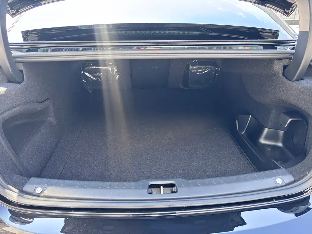 Volvo S90 PHEV 2023 — фото 17