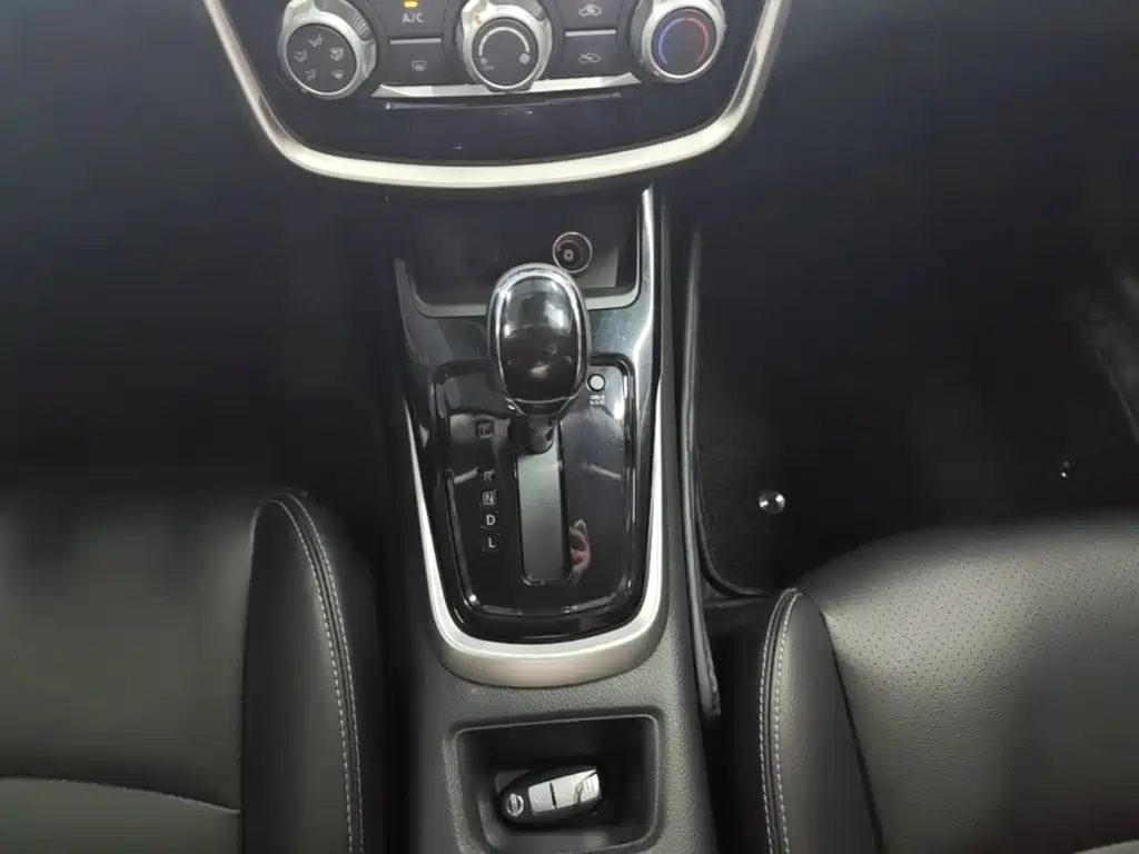 Nissan Tiida 2021 — фото 14