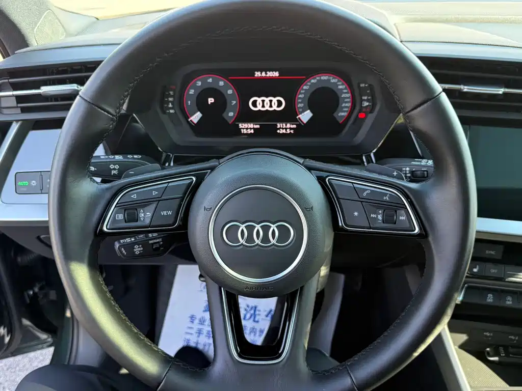 Audi A3 2023 — фото 13