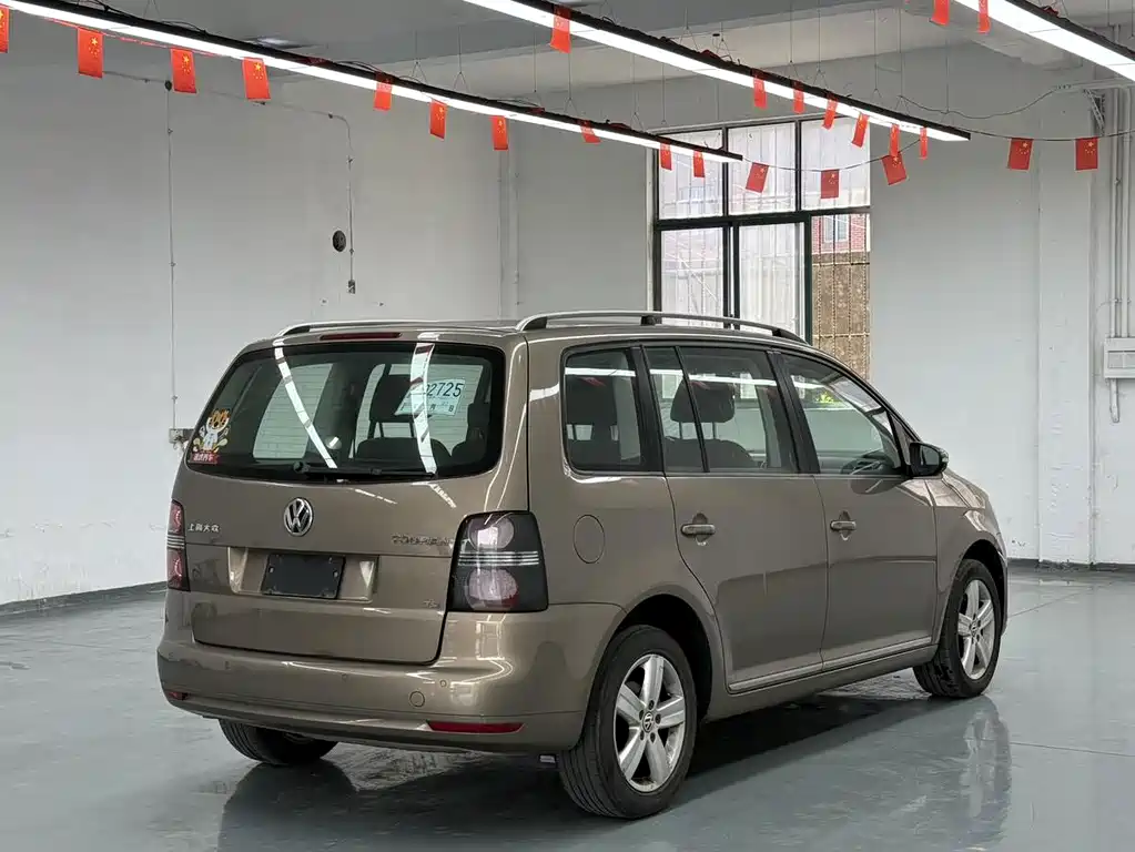 Volkswagen Touran 2016 — фото 12