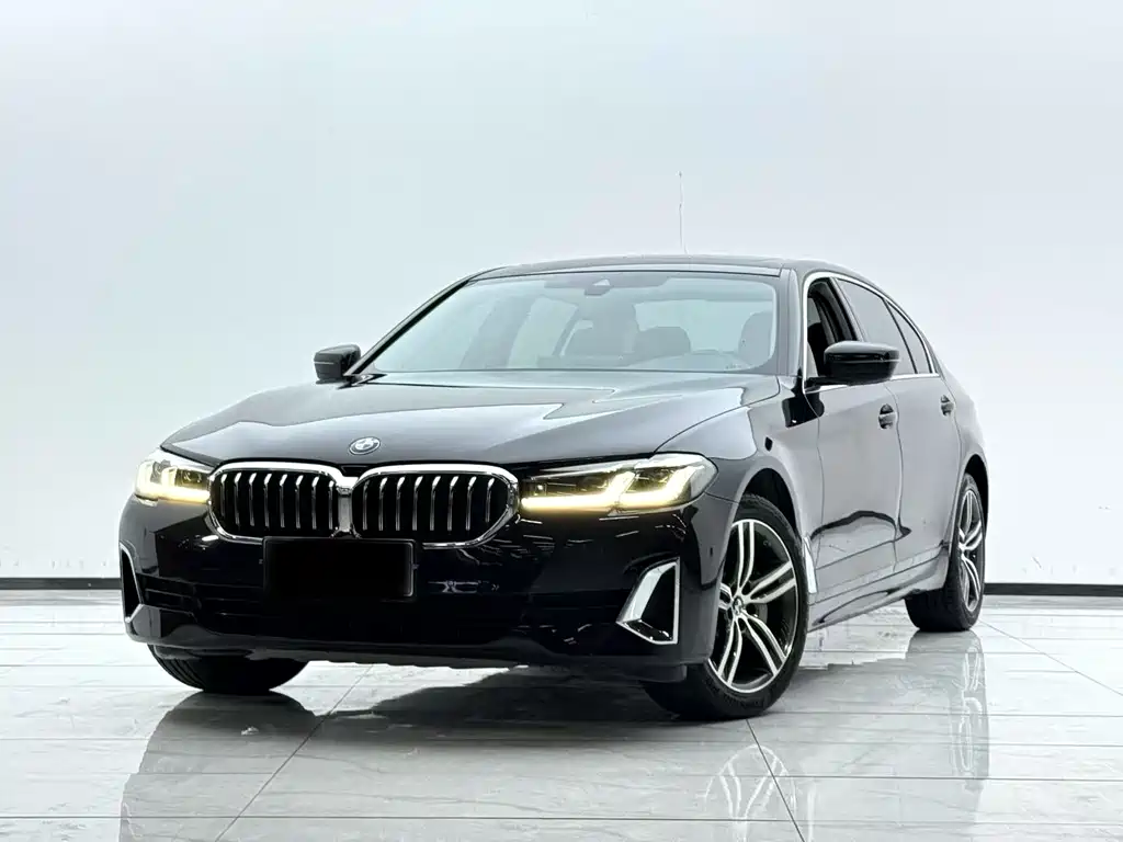 BMW 5 Series 2021 — фото 1