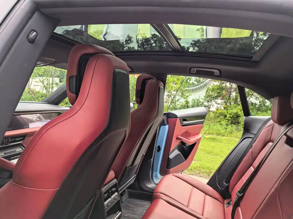 Porsche Macan EV 2025 — фото 12