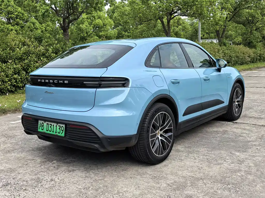 Porsche Macan EV 2025 — фото 18