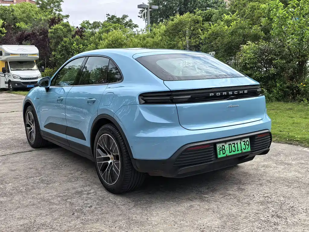 Porsche Macan EV 2025 — фото 20