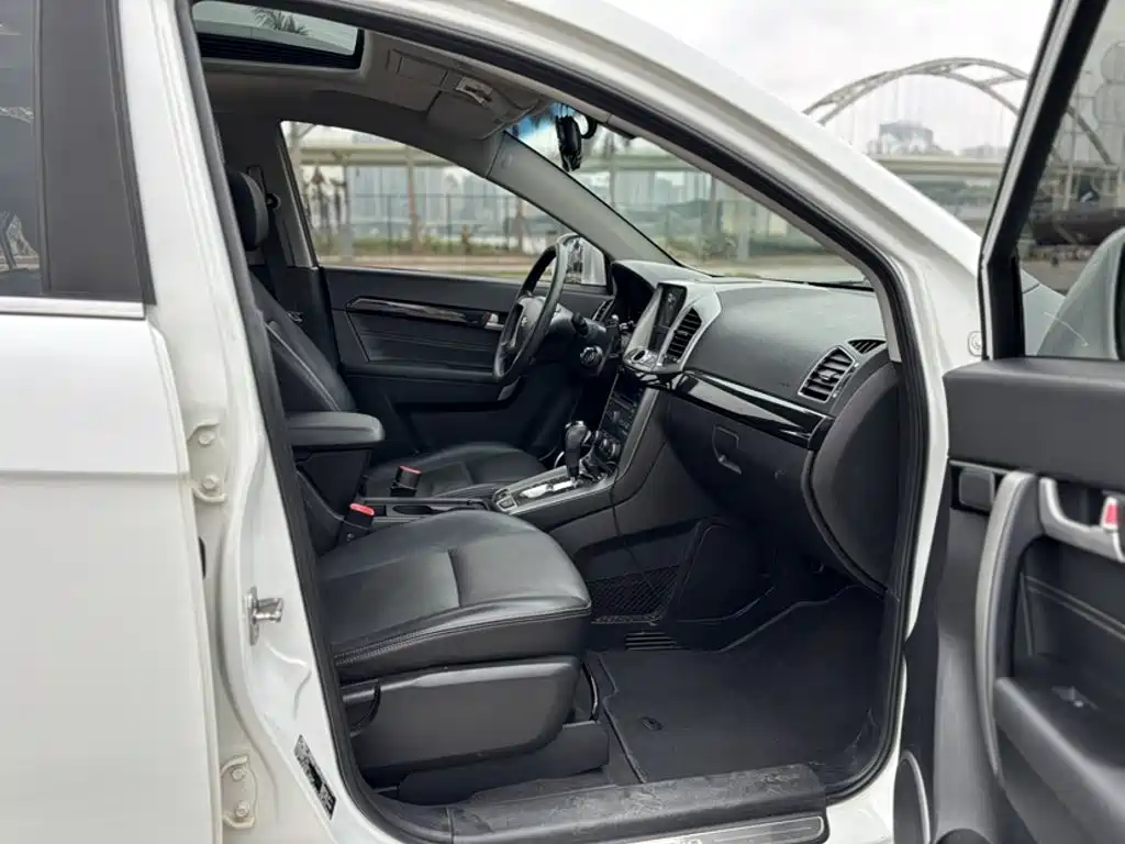 Chevrolet Captiva 2017 — фото 16
