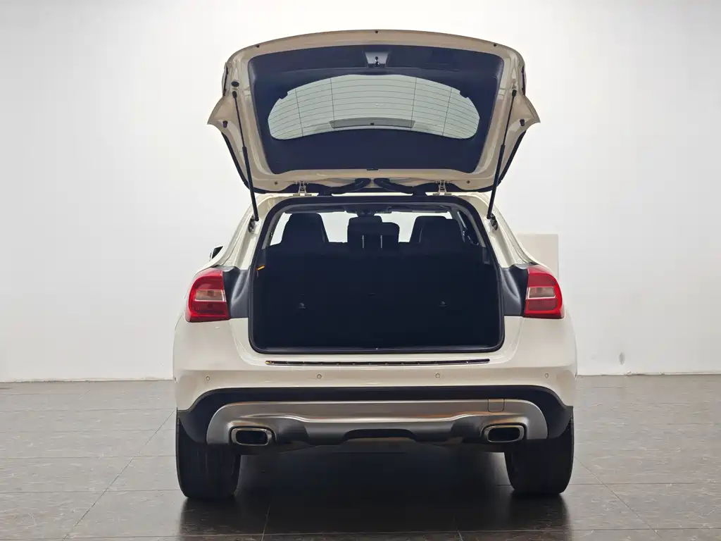 Mercedes-Benz GLA 2015 — фото 12