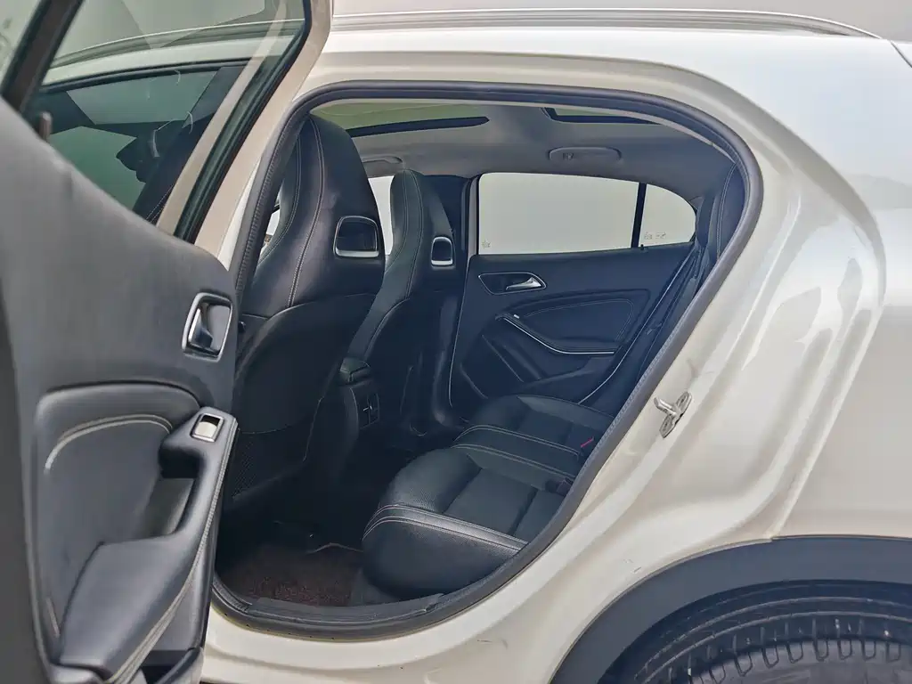 Mercedes-Benz GLA 2015 — фото 17