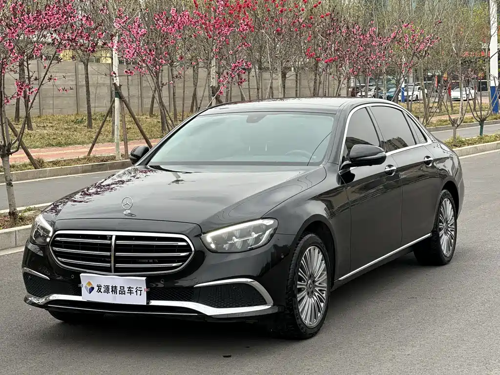 Mercedes-Benz E-Class 2022 — фото 1
