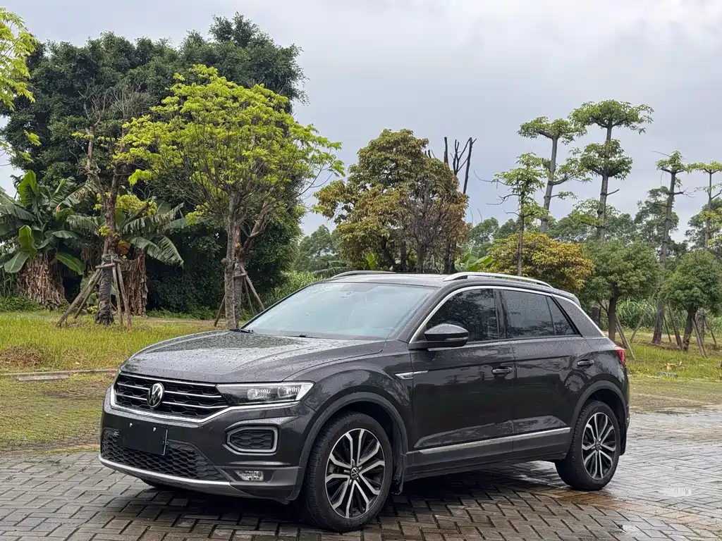 Volkswagen T-Roc 2021 — фото 1
