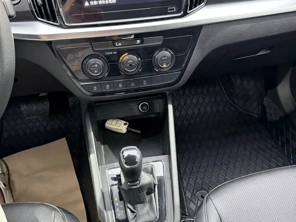 Skoda Kamiq 2023 — фото 13