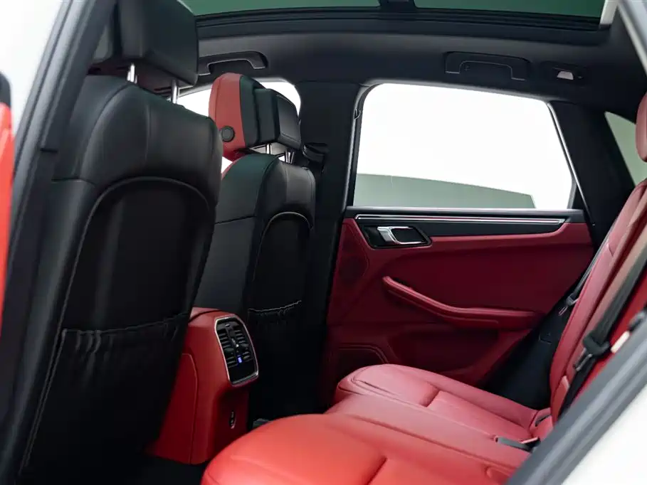 Porsche Macan 2019 — фото 10