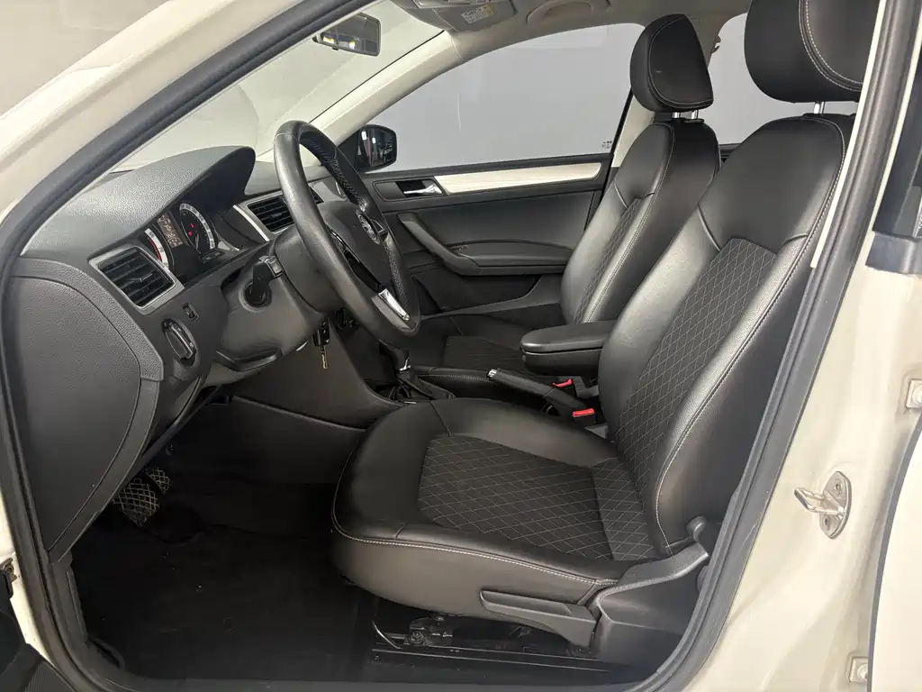 Skoda Rapid 2019 — фото 15