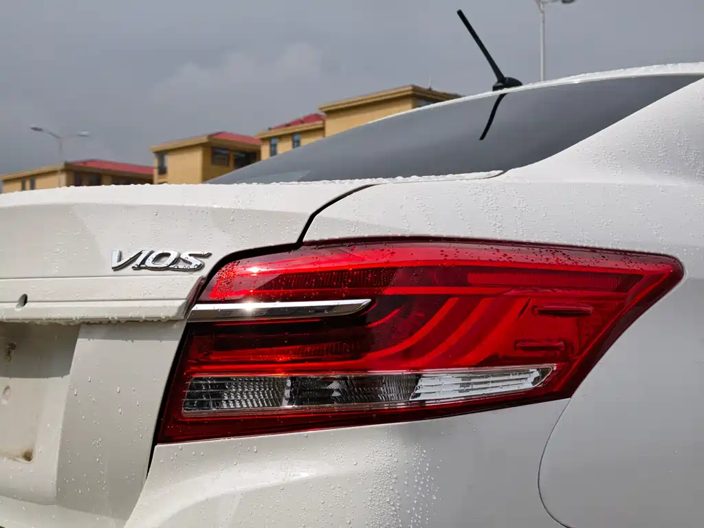 Toyota Vios 2017 — фото 12