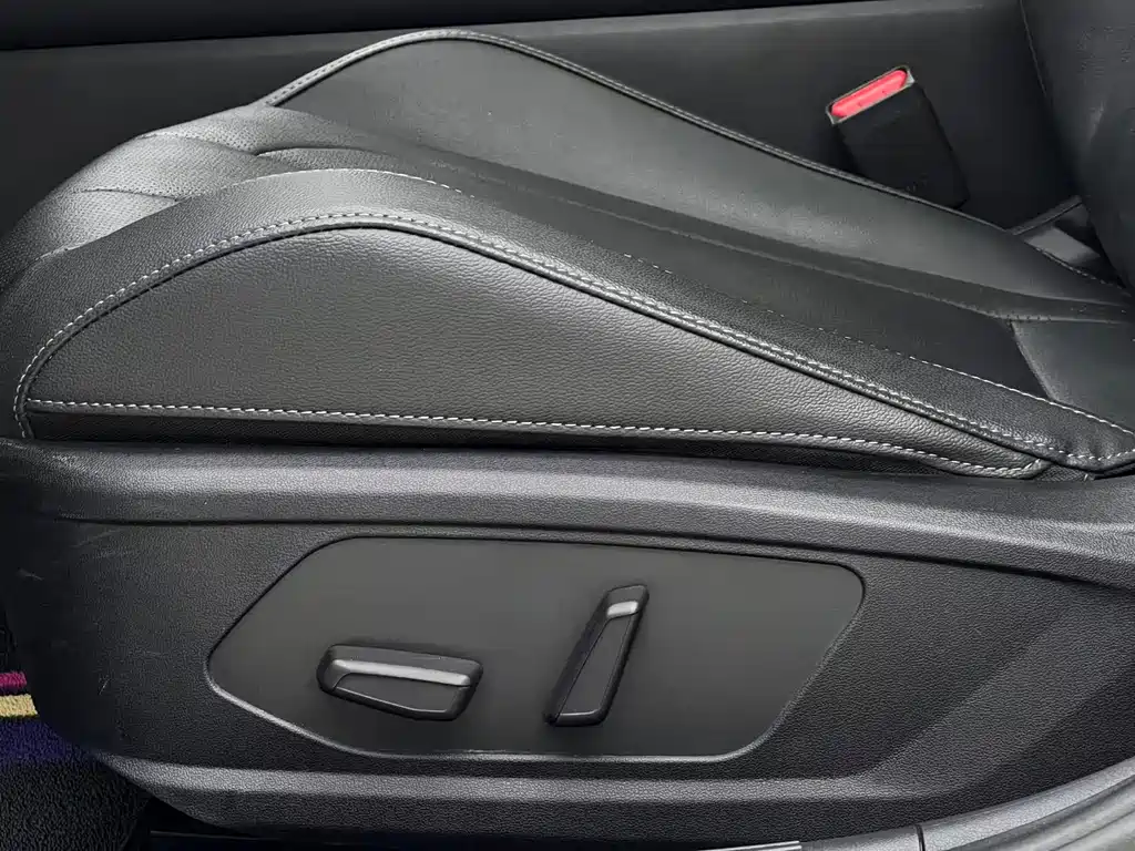 Hyundai Elantra 2023 — фото 10