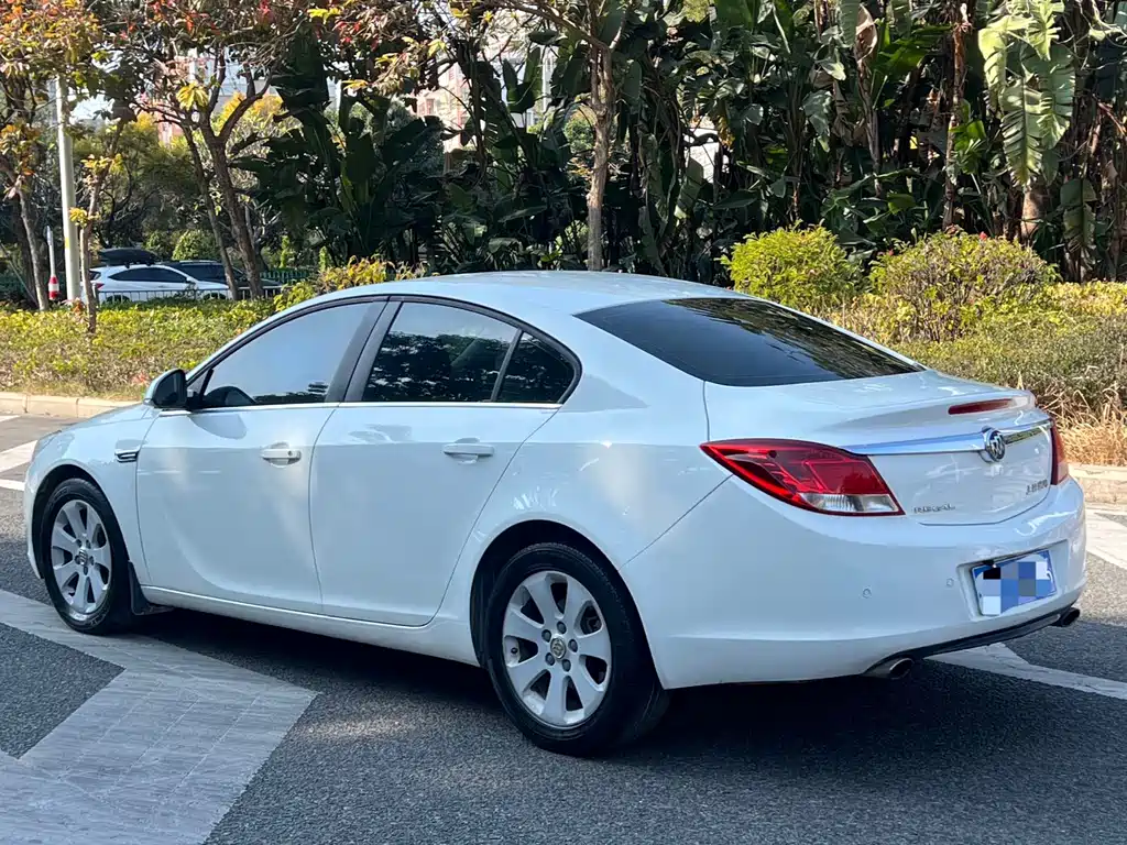 Buick Regal 2013 — фото 10