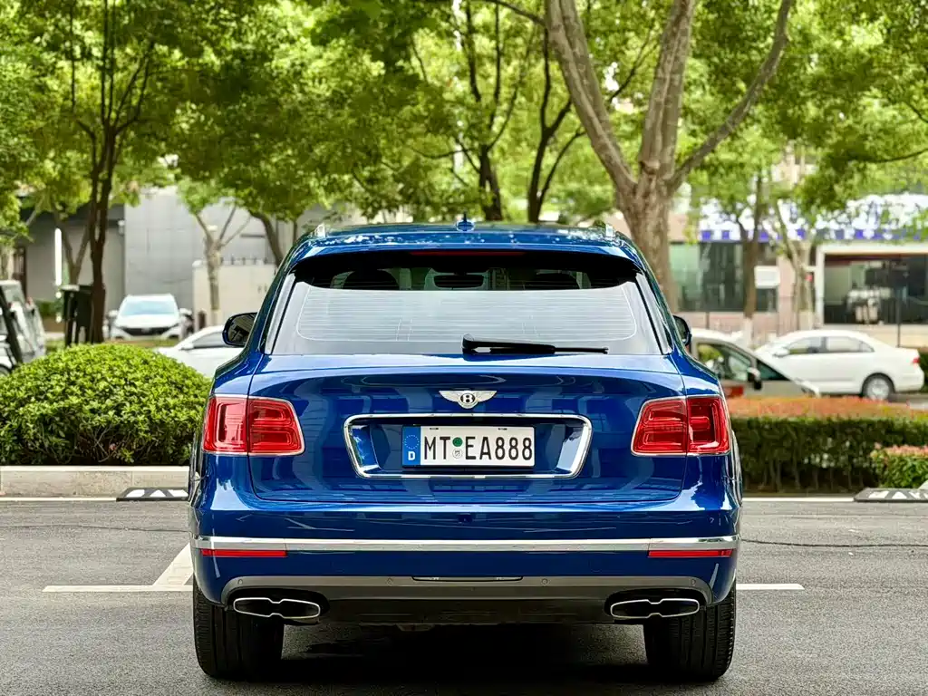 Bentley Bentayga 2018 — фото 8