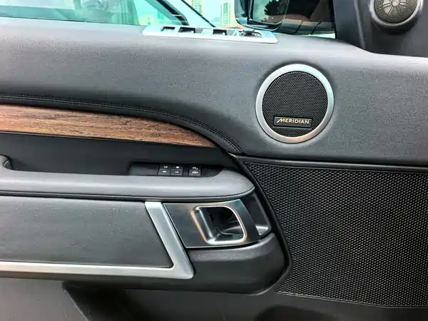 Land Rover Discovery 2017