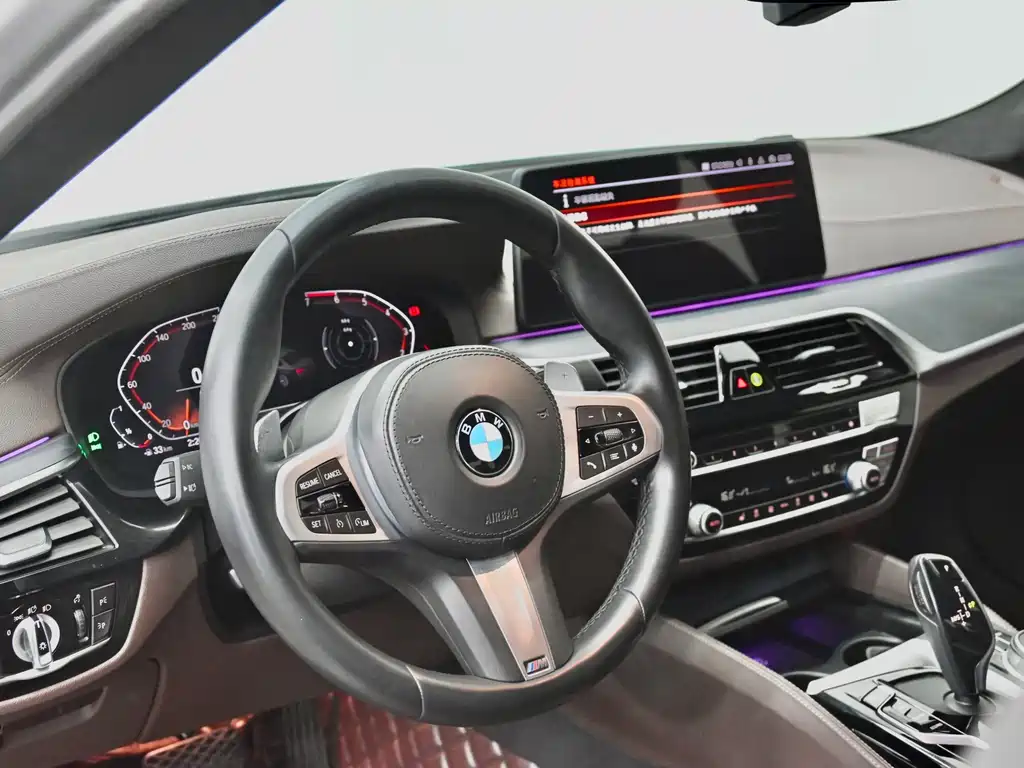 BMW 5 Series 2021 — фото 18