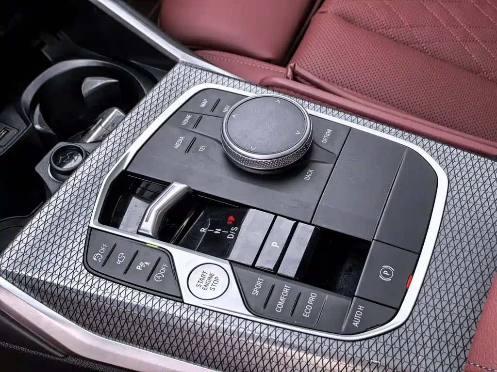 BMW 3 Series 2023 — фото 10
