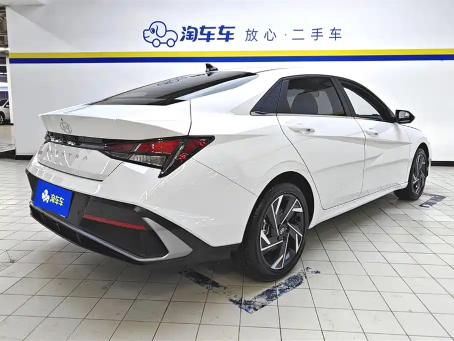 Hyundai Elantra 2025 — фото 3