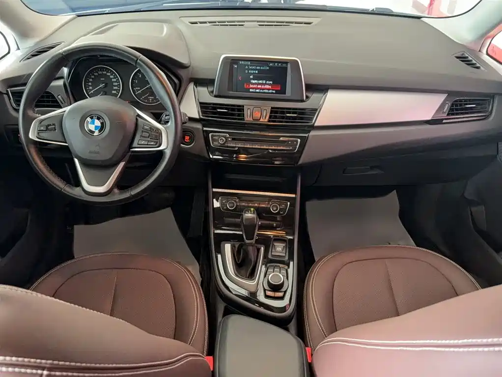 BMW 2 Series Active Tourer 2018 — фото 9