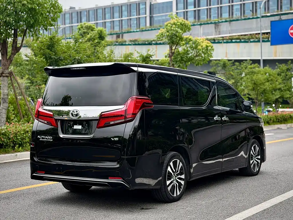 Toyota Alphard 2018