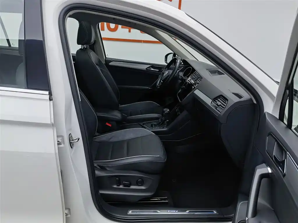Volkswagen Tiguan L PHEV 2020 — фото 23