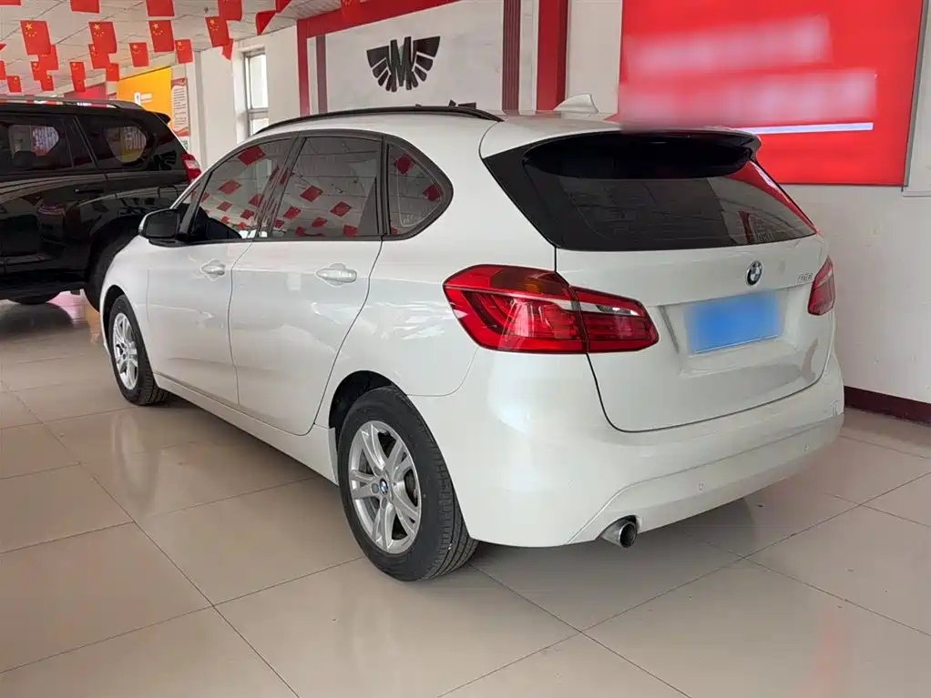 BMW 2 Series Active Tourer 2018 — фото 7