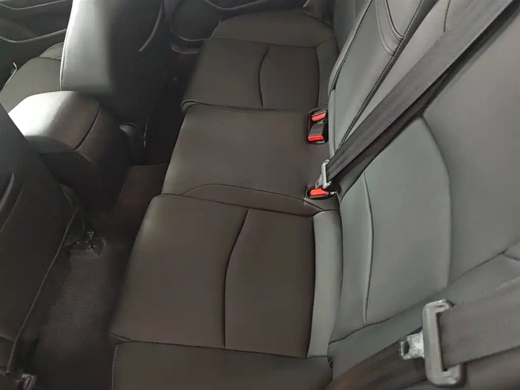 Mazda 3 Axela 2019 — фото 17