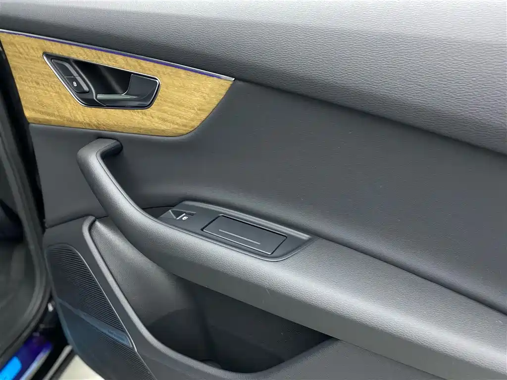 Audi Q7 2022 — фото 24