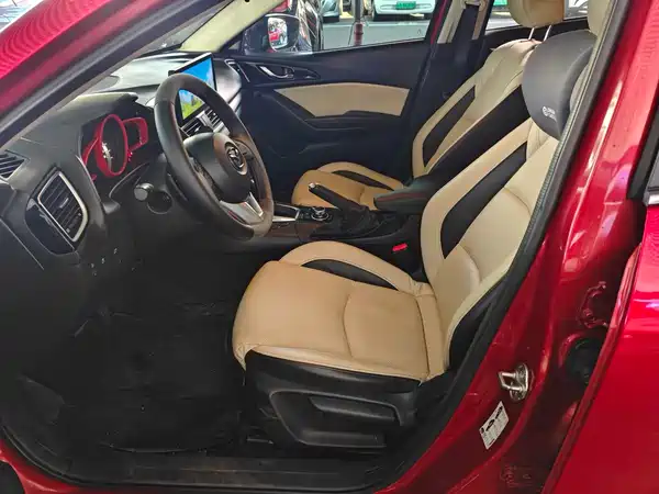 Mazda 3 Axela 2014
