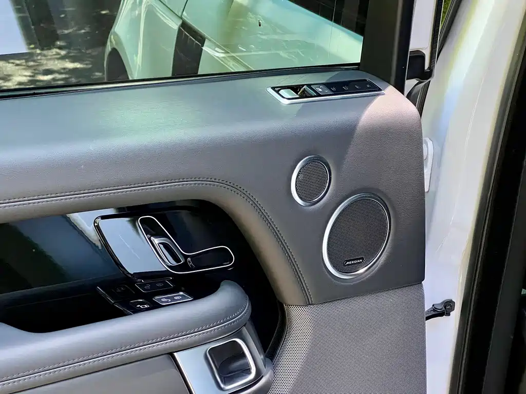 Land Rover Range Rover 2020 — фото 27