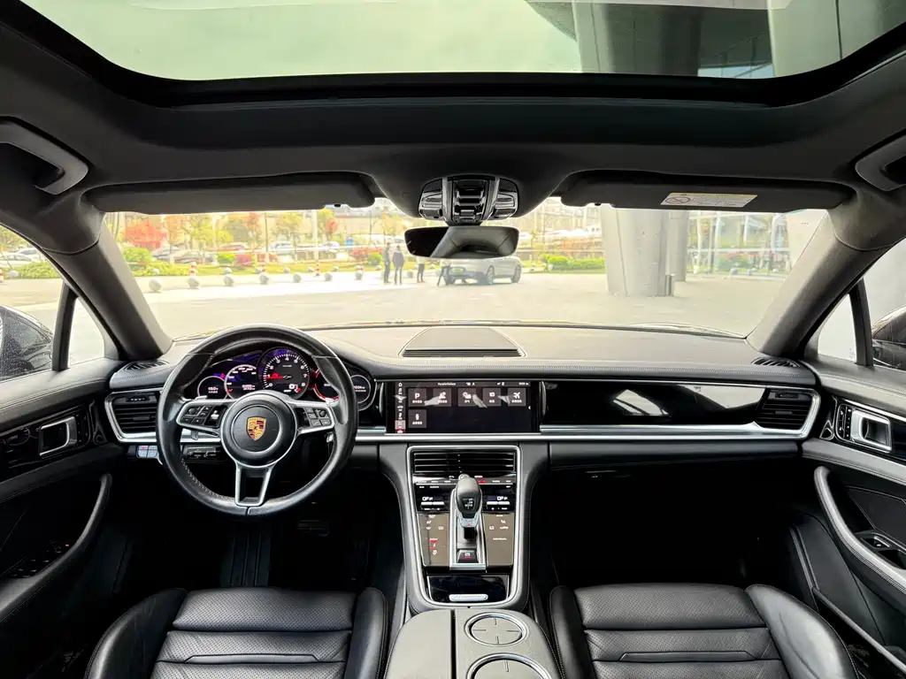 Porsche Panamera 2018 — фото 10