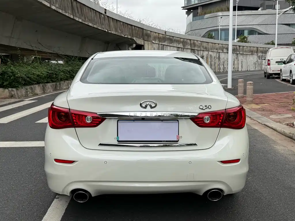 Infiniti Q50L 2017 — фото 15
