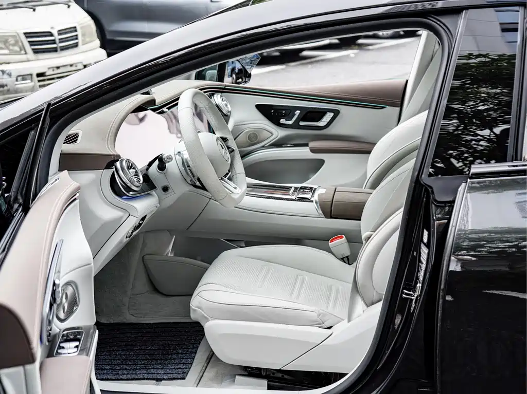 Mercedes-Benz EQS AMG 2023 — фото 11