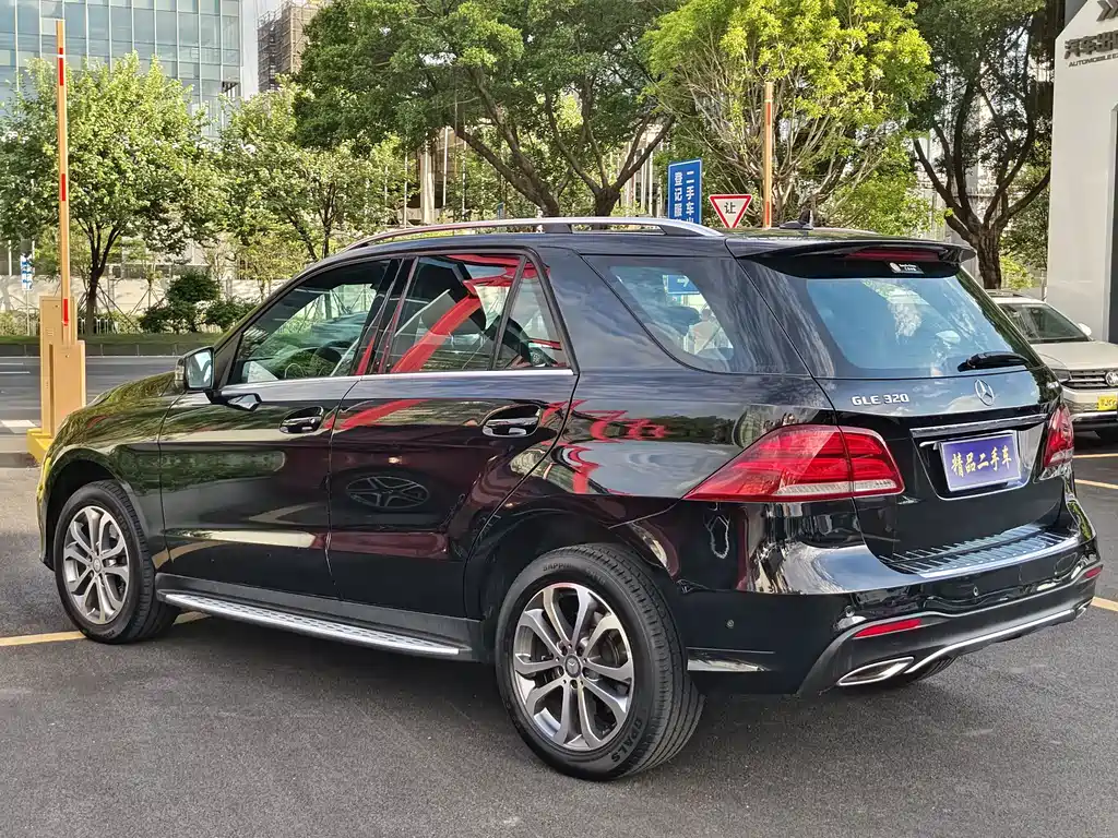 Mercedes-Benz GLE 2016