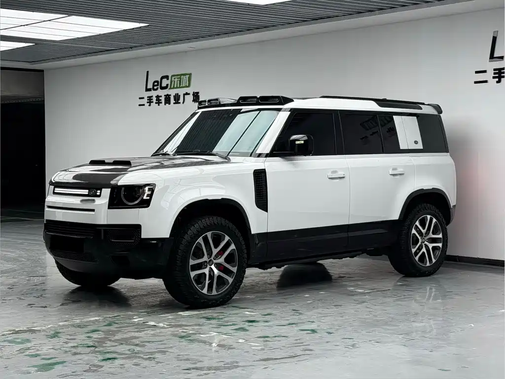 Land Rover Defender 2025 — фото 1