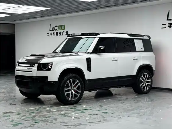 Land Rover Defender 2025