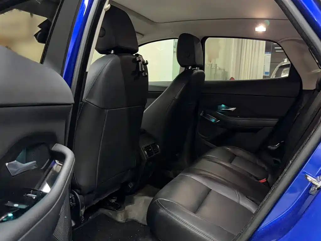Jaguar E-PACE 2021 — фото 13