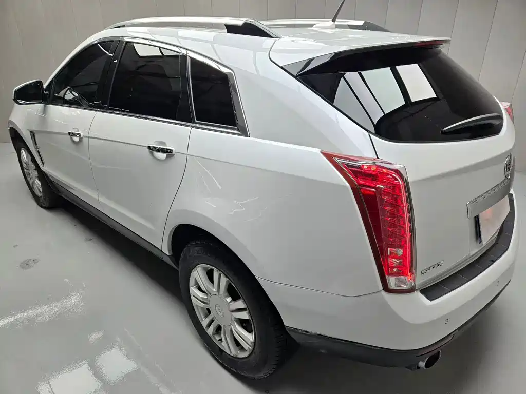 Cadillac SRX 2012 — фото 3
